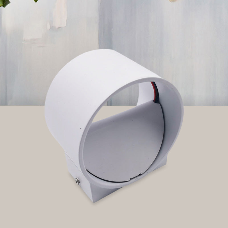 Black/White Circle Mini Wall Light Kit Simple LED Metal Sconce Lighting Fixture in Multicolored Light Clearhalo 'Cast Iron' 'Glass' 'Industrial' 'Modern wall lights' 'Modern' 'Tiffany' 'Traditional wall lights' 'Wall Lamps & Sconces' 'Wall Lights' Lighting' 1034130