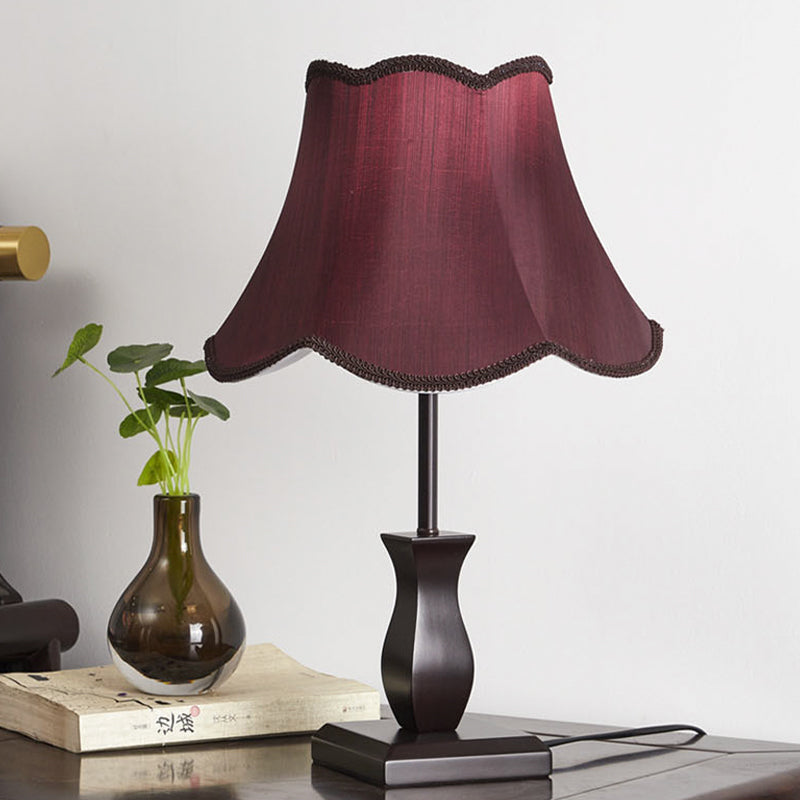 Single-Bulb Table Lighting Country Paneled Bell Scalloped Fabric Night Stand Lamp in Beige/Burgundy Clearhalo 'Lamps' 'Table Lamps' Lighting' 1034271