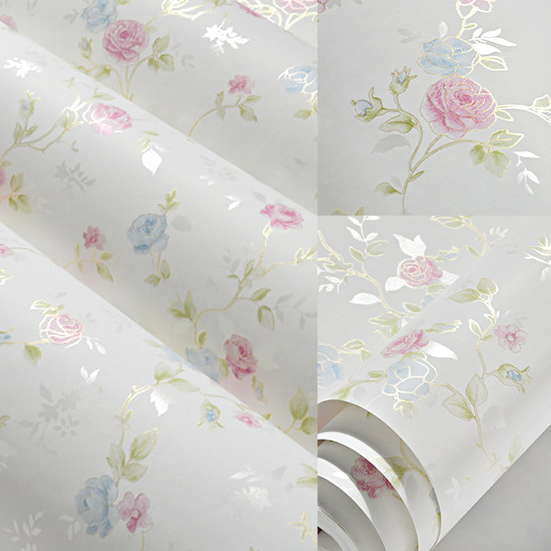 Non-Woven Material Wallpaper Roll Peony Flower Semi-Gloss Wall Decor for Living Room Navy-White Clearhalo 'Country wall decor' 'Rustic' 'Wallpaper' Wall Decor' 1170074