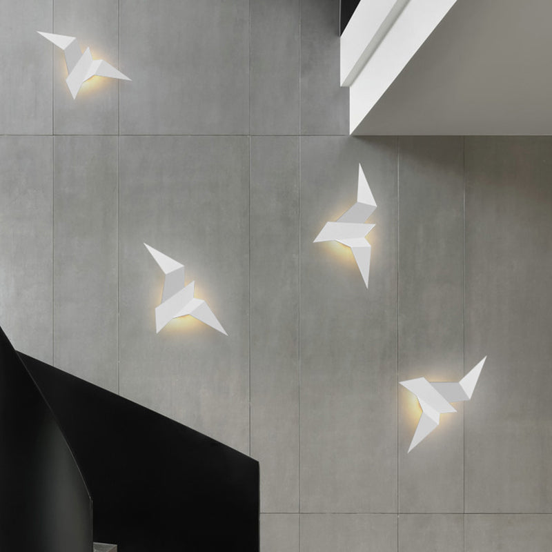 Metallic Bird-Like Sconce Lighting Modernist White/Black/Gold Finish LED Wall Lamp Fixture in White/Warm/Natural Light Clearhalo 'Cast Iron' 'Glass' 'Industrial' 'Modern wall lights' 'Modern' 'Tiffany' 'Traditional wall lights' 'Wall Lamps & Sconces' 'Wall Lights' Lighting' 1193666