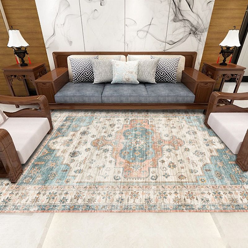 Apricot Retro Rug Polyester Graphic Area Rug Non-Slip Backing Rug for Home Decor