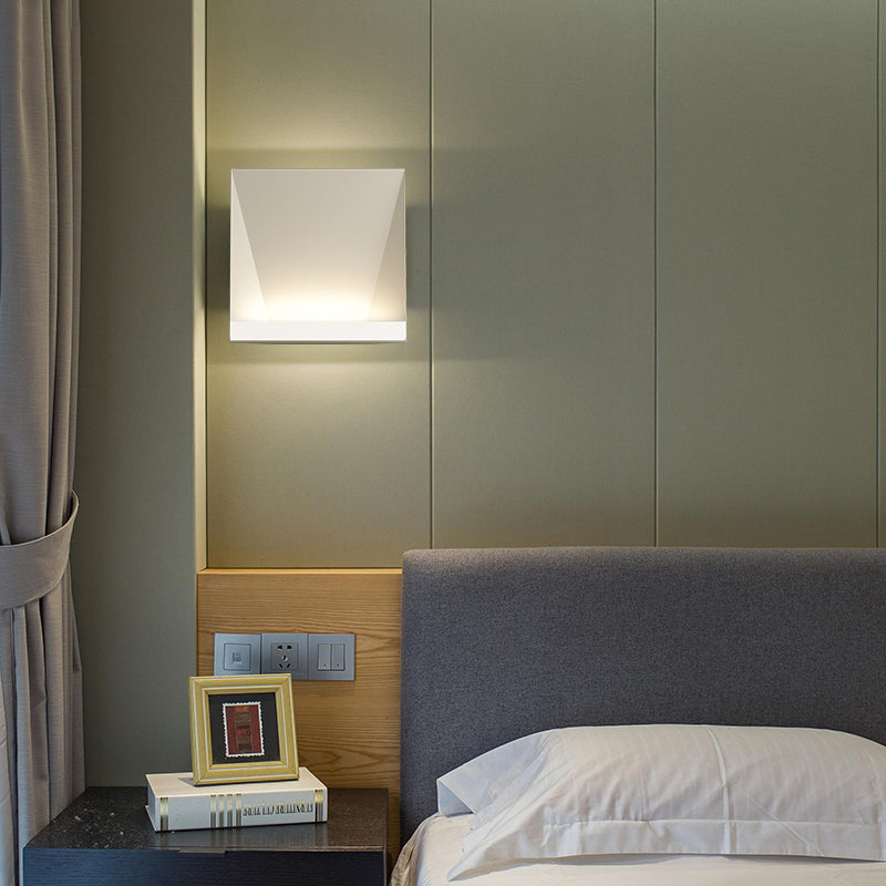 Geometric Metal Wall Lamp Simplistic Style LED White Wall Light Sconce in Warm/White Lighting for Bedroom Clearhalo 'Cast Iron' 'Glass' 'Industrial' 'Modern wall lights' 'Modern' 'Tiffany' 'Traditional wall lights' 'Wall Lamps & Sconces' 'Wall Lights' Lighting' 128735