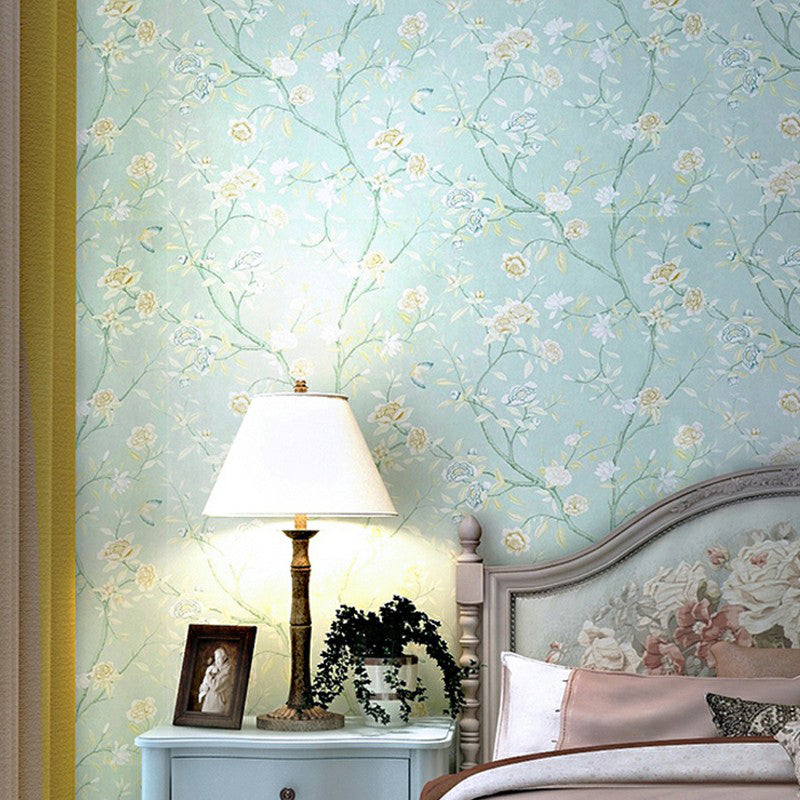 Sky Blue Rustic Wallpaper Roll 63.3-sq ft Blooming Flower Tress Wall Art for Bedroom Clearhalo 'Country wall decor' 'Rustic' 'Wallpaper' Wall Decor' 1410137