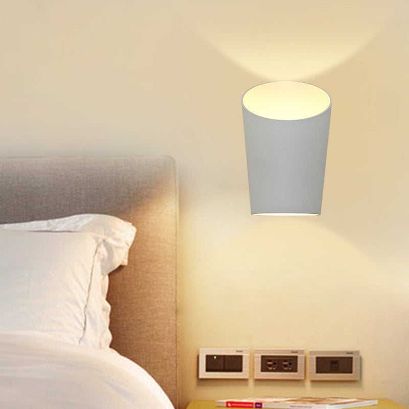 Minimalist Tube Metal Wall Lamp Integrated LED Sconce Lighting in White for Bedroom, Warm/White Lighting Clearhalo 'Cast Iron' 'Glass' 'Industrial' 'Modern wall lights' 'Modern' 'Tiffany' 'Traditional wall lights' 'Wall Lamps & Sconces' 'Wall Lights' Lighting' 141409
