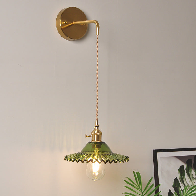 Green Glass Scalloped Wall Sconce Industrial 1 Light Living Room Lighting Fixture in Brass Green Clearhalo 'Cast Iron' 'Glass' 'Industrial wall lights' 'Industrial' 'Middle century wall lights' 'Modern' 'Tiffany' 'Traditional wall lights' 'Wall Lamps & Sconces' 'Wall Lights' Lighting' 1416337