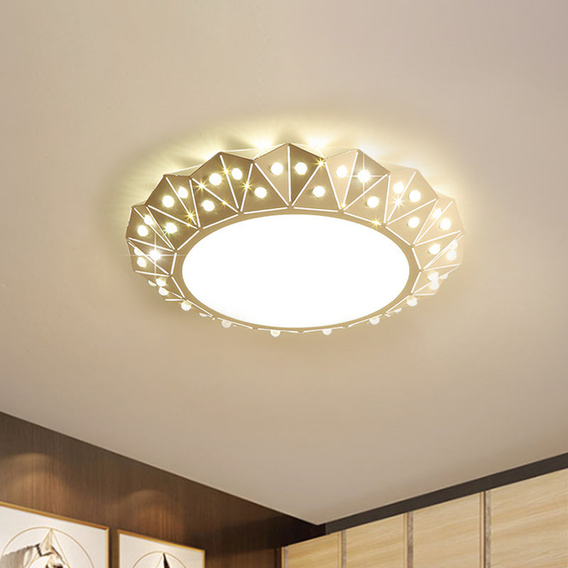 Faceted Round Flushmount Light with White Iron Shade Warm/White Light Modernism Led Foyer Ceiling Light, 16.5"/22.5" Wide Clearhalo 'Ceiling Lights' 'Close To Ceiling Lights' 'Close to ceiling' 'Flush mount' Lighting' 1434184