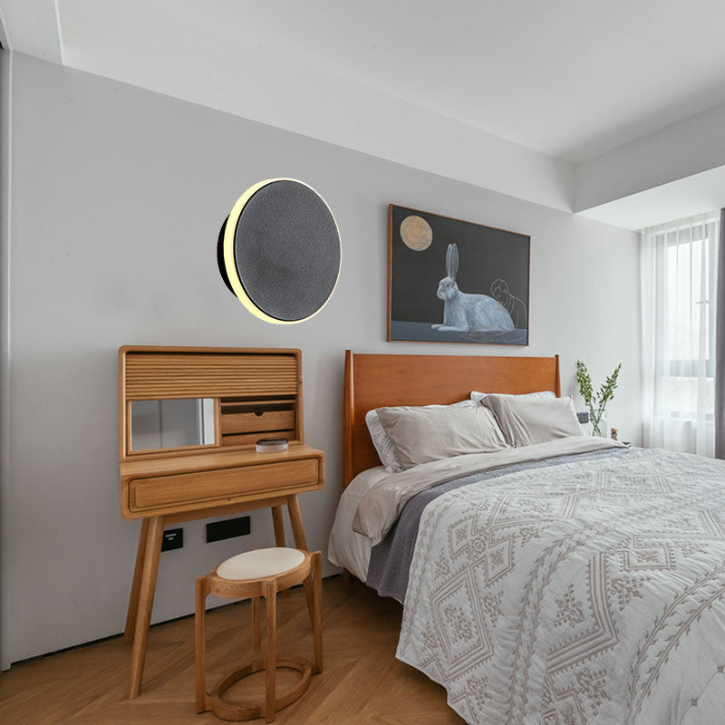 Black/White Disc LED Sconce Modernism Single Acrylic Wall Lighting Ideas in Warm/White Light Clearhalo 'Modern wall lights' 'Modern' 'Wall Lamps & Sconces' 'Wall Lights' Lighting' 144906