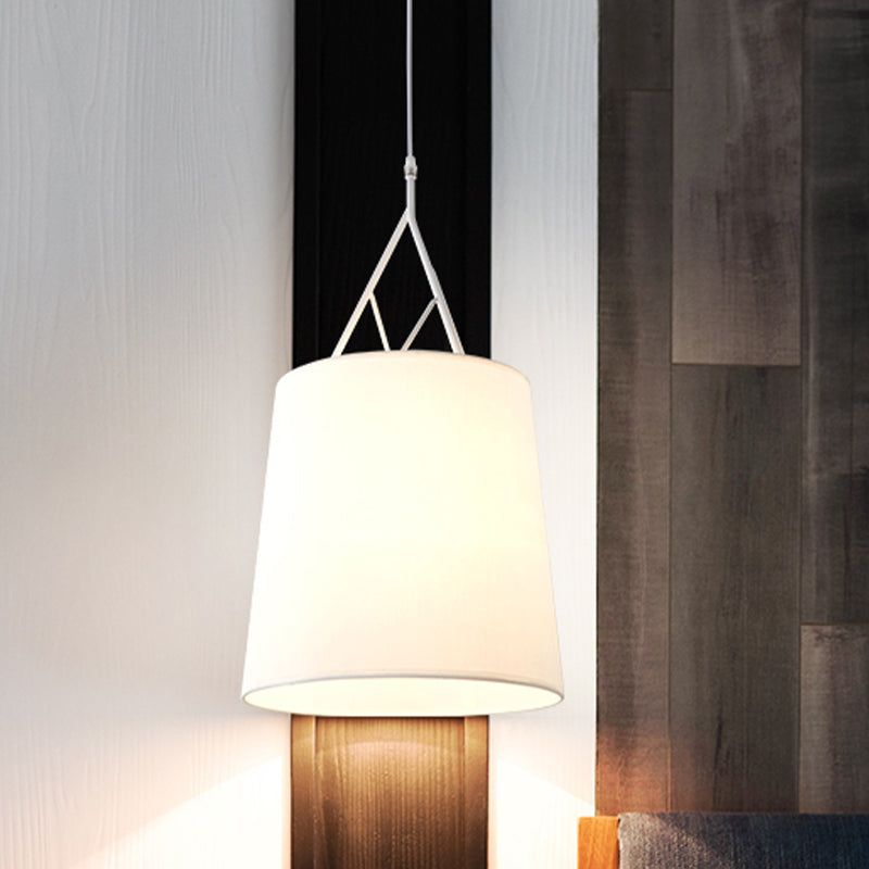 Fabric Pendant Light Fixture 1 Head Modernist Pendant Light in Black/White for Bedroom Blanco Clearhalo 'Ceiling Lights' 'Hogar' 'Iluminaci��n' 'L��mparas Colgantes' 'L��mparas de Techo' 1459153_3ab7c131-1b52-4e0e-88fb-7a40807ef0fb