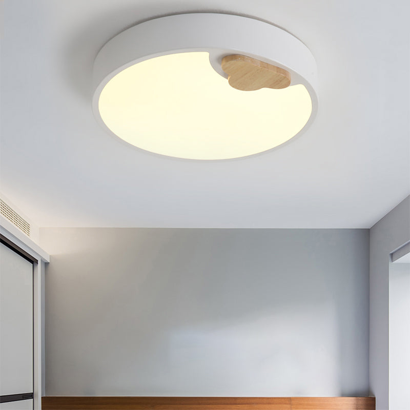 White LED Round Flush Mount Lamp Scandinavian Acrylic Ceiling Light Fixture, 16"/19.5" Width White Clearhalo 'Ceiling Lights' 'Close To Ceiling Lights' 'Close to ceiling' 'Flush mount' Lighting' 1709496