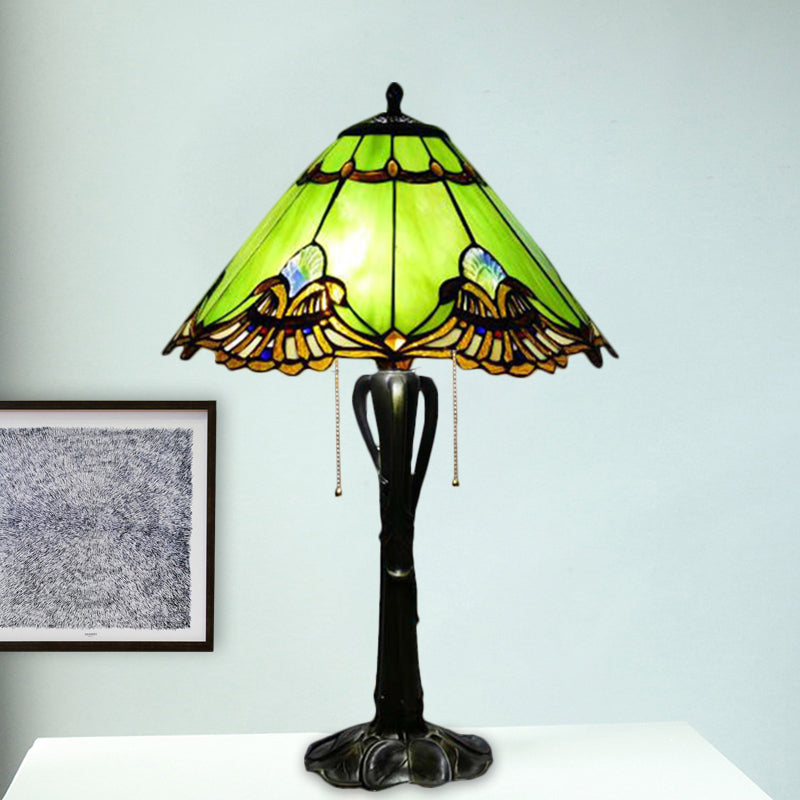 Cone/Dome Nightstand Lighting Victorian Cut Glass 2-Head Gold Pull Chain Table Lamp with Blossom Pattern Clearhalo 'Lamps' 'Table Lamps' Lighting' 1710958