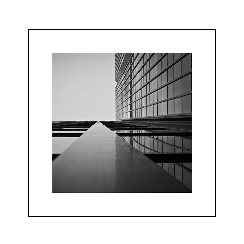 Photograph Architecture Wall Art Print in Dark Color Canvas Wall Decor, Textured Clearhalo 'Art Gallery' 'Canvas Art' 'Contemporary Art Gallery' 'Modern' Arts' 1810234