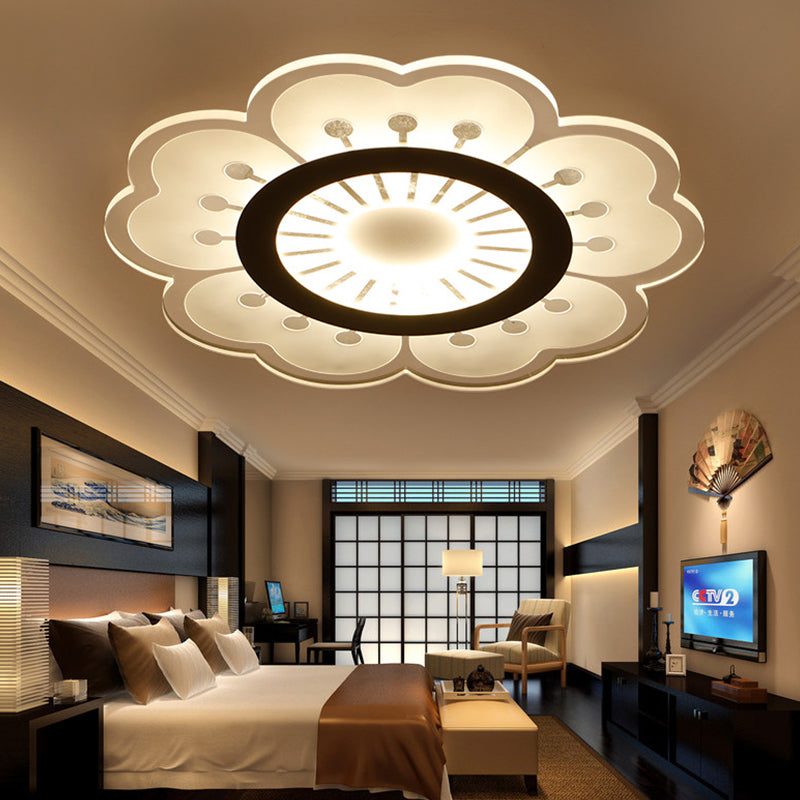 Acrylic Petal LED Ceiling Light Modern Pretty Flush Clear Mount Light for Girls Bedroom Clear 20.5" Warm Clearhalo 'Ceiling Lights' 'Close To Ceiling Lights' 'Close to ceiling' 'Flush mount' Lighting' 194537