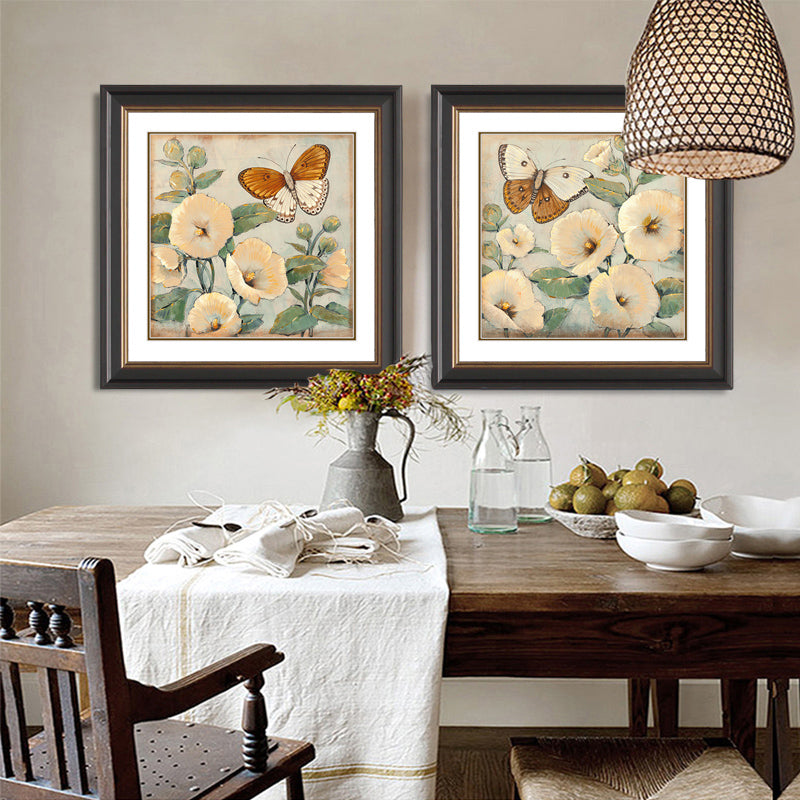 Butterfly and Flower Canvas Print Light Color Traditional Wall Decor for Girls Bedroom Clearhalo 'Art Gallery' 'Canvas Art' 'Traditional' Arts' 1956494