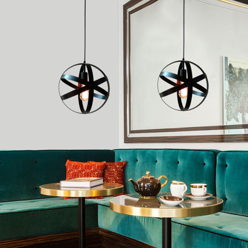 Metallic Interlocking Ring Pendant Lamp Industrial 1 Head Dining Room Down Lighting in Black/Rust/Silver Clearhalo 'Art Deco Pendants' 'Black' 'Cast Iron' 'Ceiling Lights' 'Ceramic' 'Crystal' 'Industrial Pendants' 'Industrial' 'Metal' 'Middle Century Pendants' 'Pendant Lights' 'Pendants' 'Rustic Pendants' 'Tiffany' Lighting' 1971140