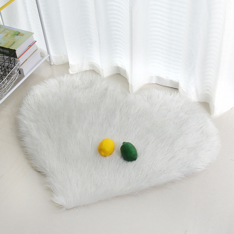 Multicolor Modernist Rug Faux Fleece Plain Love-Shaped Rug Washable Stain Resistant Pet-Friendly Carpet for Living Room White-Silver 12" x 1'4" Clearhalo 'Area Rug' 'Casual' 'Rugs' Rug' 2070976