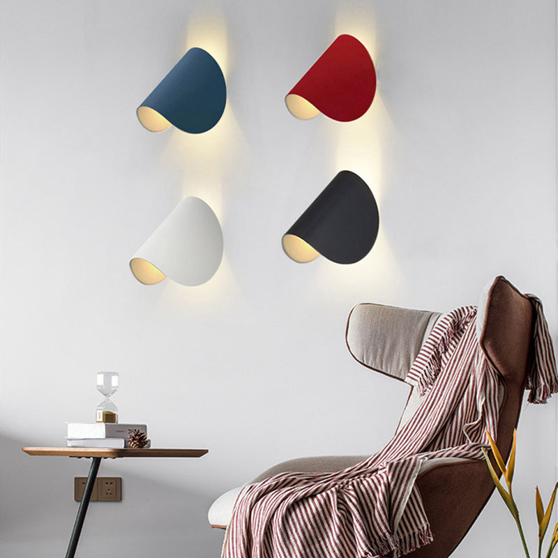 Curved Shaped LED Wall Light Minimalist Metallic Living Room Wall Lighting Fixture Clearhalo 'Cast Iron' 'Glass' 'Industrial' 'Modern wall lights' 'Modern' 'Tiffany' 'Traditional wall lights' 'Wall Lamps & Sconces' 'Wall Lights' Lighting' 2121417