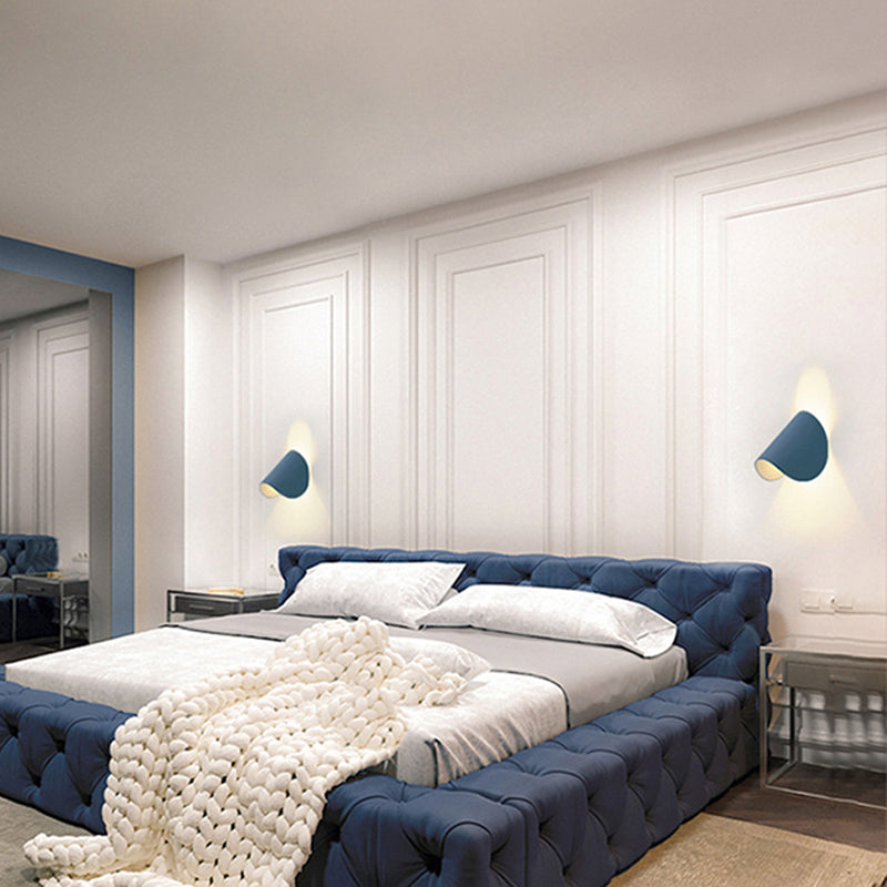 Curved Shaped LED Wall Light Minimalist Metallic Living Room Wall Lighting Fixture Blue Clearhalo 'Cast Iron' 'Glass' 'Industrial' 'Modern wall lights' 'Modern' 'Tiffany' 'Traditional wall lights' 'Wall Lamps & Sconces' 'Wall Lights' Lighting' 2121423