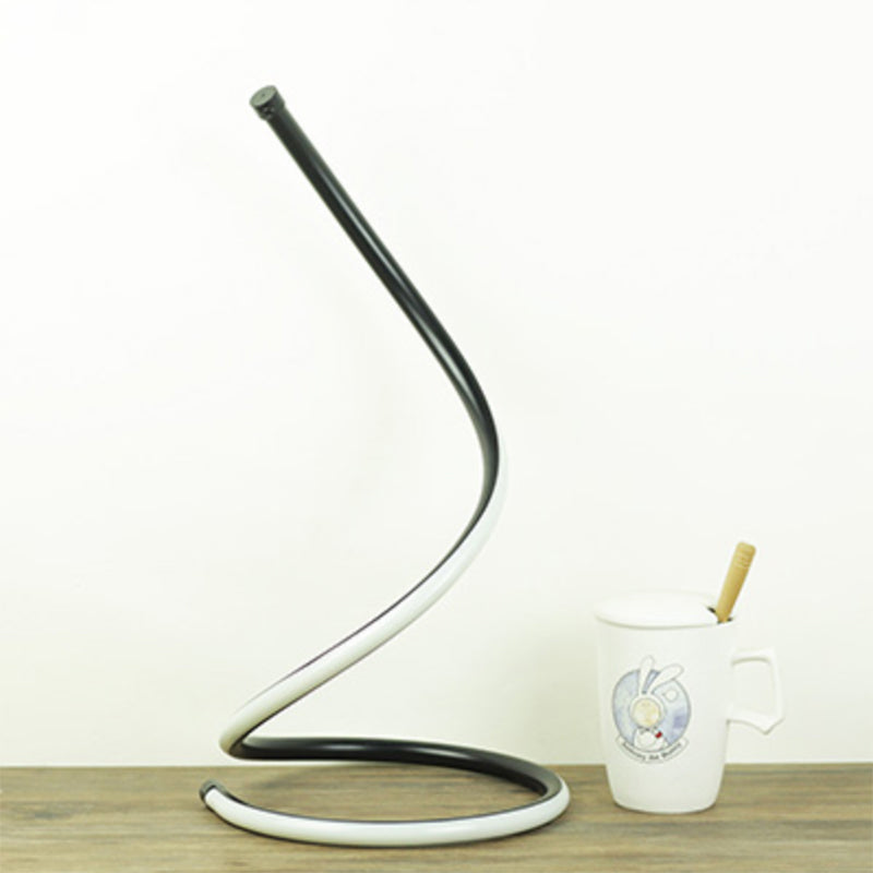 Simplicity Style Curve Shaped LED Table Lighting Metallic Living Room Nightstand Light Black B Clearhalo 'Lamps' 'Table Lamps' Lighting' 2240937