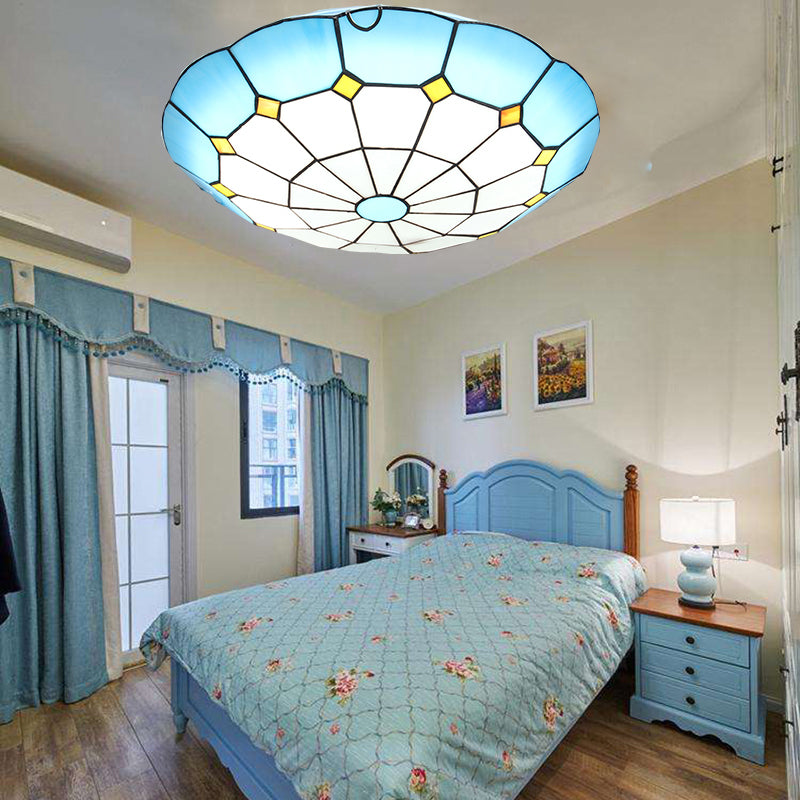 Tiffany Dome Shade Flush Mount Lighting Gridded Glass LED Flush Mount Fixture for Bedroom Clearhalo 'Ceiling Lights' 'Close To Ceiling Lights' 'Close to ceiling' 'Flush mount' Lighting' 2255617