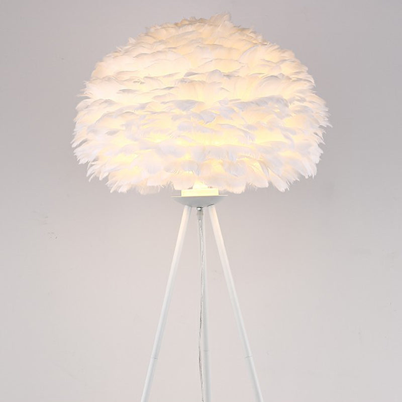 1-Light Living Room Floor Light Minimalist Black-White Stand Up Lamp with Dome Feather Shade White 21.5" Clearhalo 'Floor Lamps' 'Lamps' Lighting' 2282875