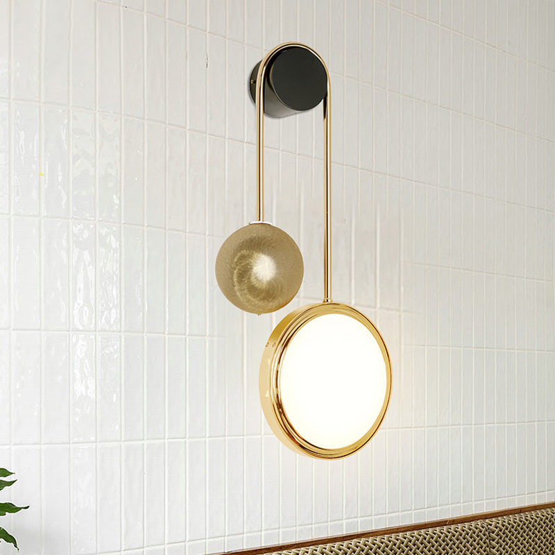 Artistic Circle Wall Mount Lighting Metallic Living Room LED Sconce Light in Brass Clearhalo 'Cast Iron' 'Glass' 'Industrial' 'Modern wall lights' 'Modern' 'Tiffany' 'Traditional wall lights' 'Wall Lamps & Sconces' 'Wall Lights' Lighting' 2283190