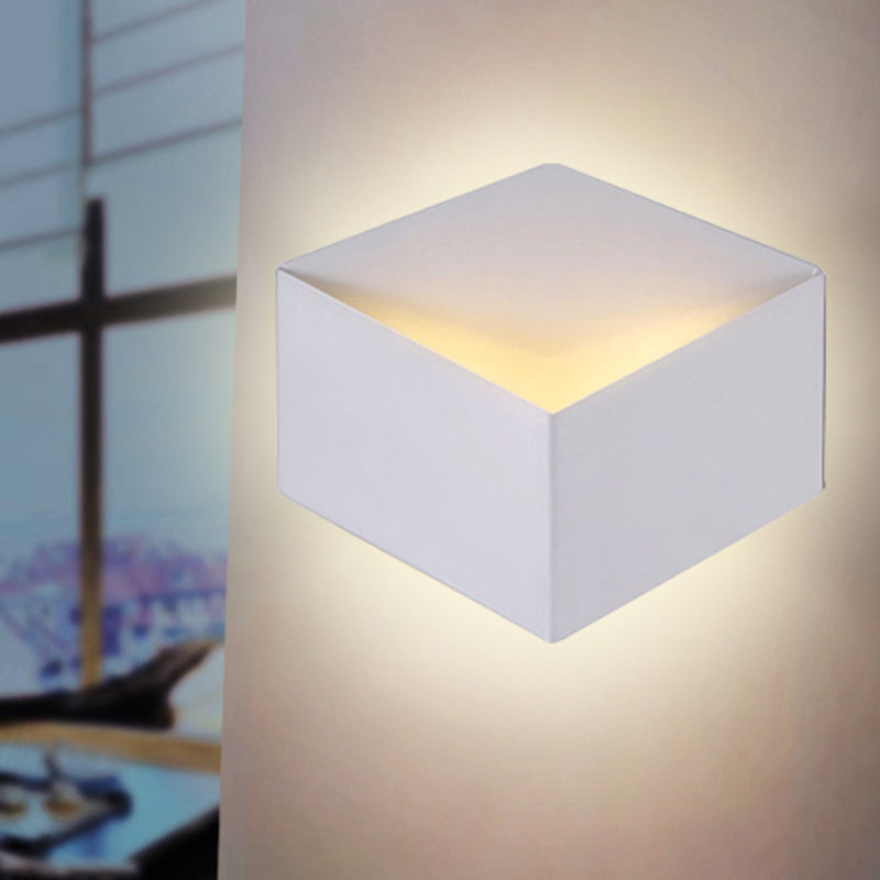 Metallic Geometric Wall Mount Light Minimalism 1/2-Light White Wall Lamp with Cubic Shape for Corridor Clearhalo 'Cast Iron' 'Glass' 'Industrial' 'Modern wall lights' 'Modern' 'Tiffany' 'Traditional wall lights' 'Wall Lamps & Sconces' 'Wall Lights' Lighting' 243006