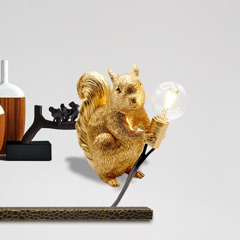 Artistic Squirrel Night Table Light Resin Single-Bulb Childrens Bedside Night Lamp Clearhalo 'Lamps' 'Table Lamps' Lighting' 2478139