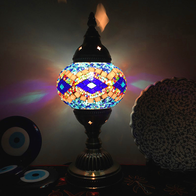 Spherical Table Lamp Traditionary Blue/Green/Fluorescent Yellow Glass 1 Bulb Living Room Task Lighting Blue E Clearhalo 'Lamps' 'Table Lamps' Lighting' 248996