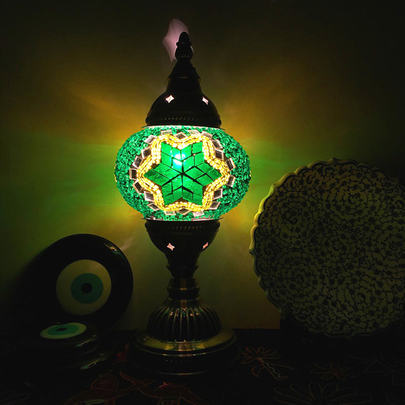 Spherical Table Lamp Traditionary Blue/Green/Fluorescent Yellow Glass 1 Bulb Living Room Task Lighting Green A Clearhalo 'Lamps' 'Table Lamps' Lighting' 249004