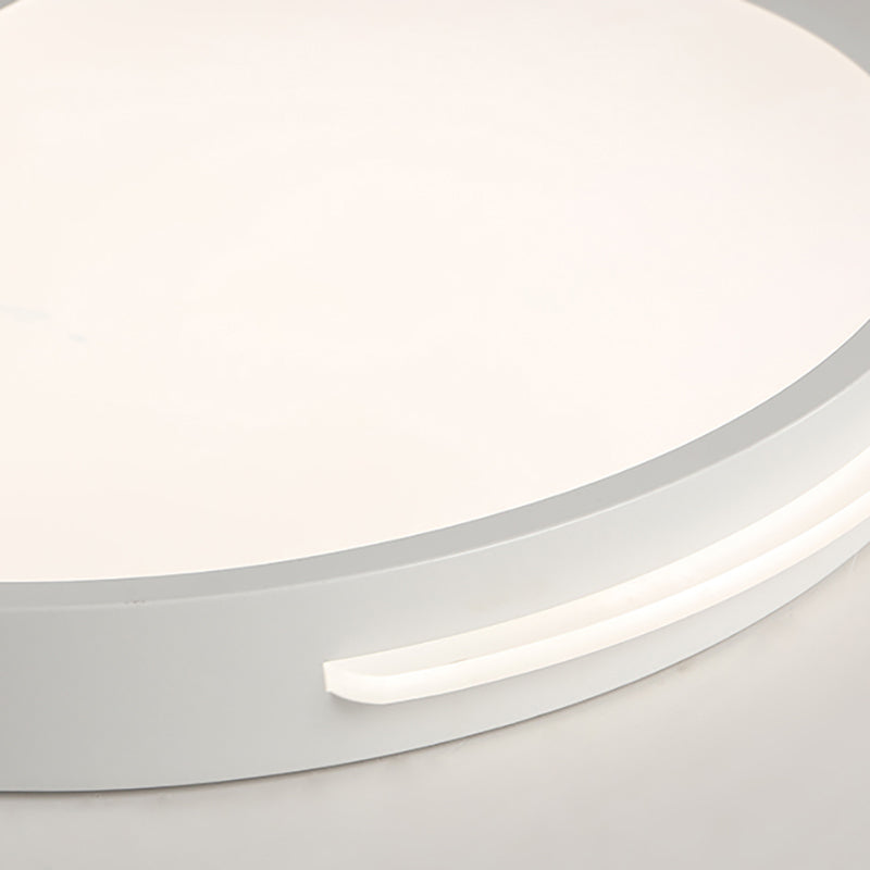 Round Ceiling Flushmount Simplicity Metal 1 Light 16"/19.5" Wide White Flush Lighting in Warm/White Light Clearhalo 'Ceiling Lights' 'Close To Ceiling Lights' 'Close to ceiling' 'Flush mount' Lighting' 253633