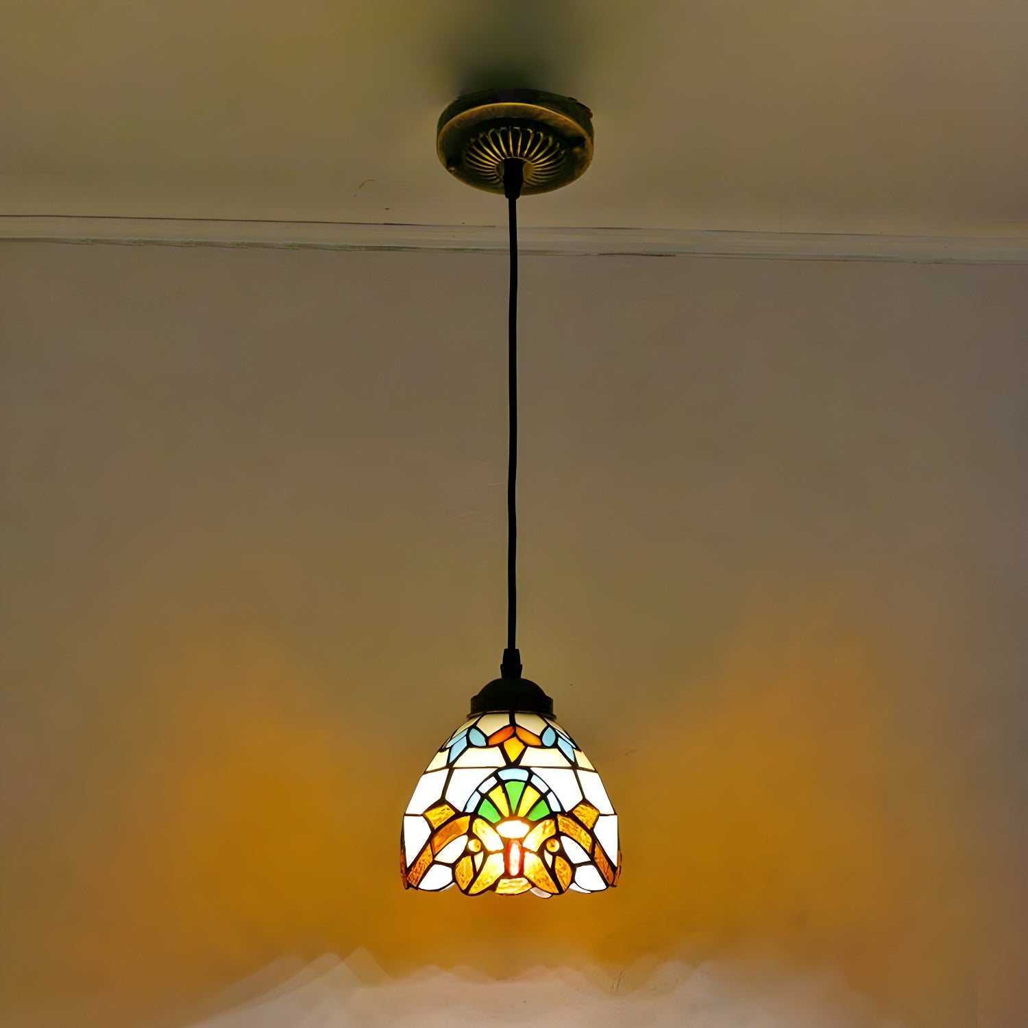 Bowl Pendant Light Tiffany-Style 1 Light Stained Glass Hanging Lamp for Dining Room Beige 6" Clearhalo 'Ceiling Lights' 'Close To Ceiling Lights' 'Glass shade' 'Glass' 'Industrial' 'Middle Century Pendants' 'Pendant Lights' 'Pendants' 'Tiffany close to ceiling' 'Tiffany Pendants' 'Tiffany' Lighting' 2556814