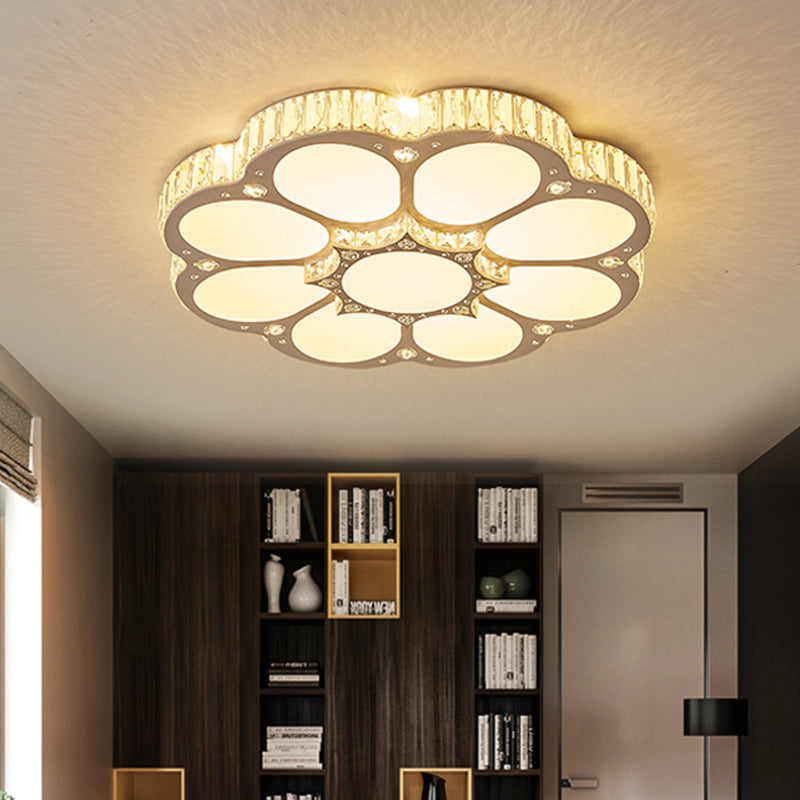 19.5"/23.5���/31.5��� W LED Flush Ceiling Light Modern Petal Crystal Flush Mount Lighting in White for Bedroom White B Clearhalo 'Ceiling Lights' 'Close To Ceiling Lights' 'Close to ceiling' 'Flush mount' Lighting' 261178