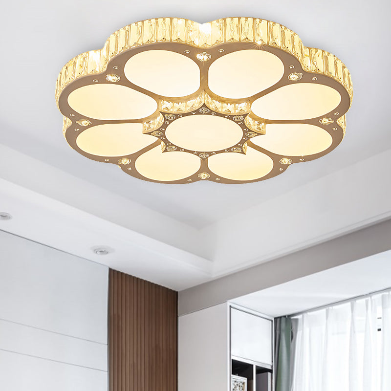 19.5"/23.5���/31.5��� W LED Flush Ceiling Light Modern Petal Crystal Flush Mount Lighting in White for Bedroom Clearhalo 'Ceiling Lights' 'Close To Ceiling Lights' 'Close to ceiling' 'Flush mount' Lighting' 261179