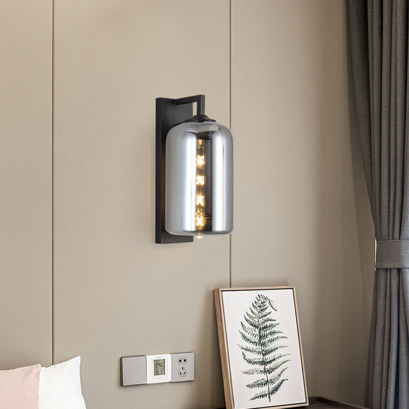 Mason Jar Shaped Wall Sconce Retro Style Closed Glass 1 Bulb Wall Light Fixture with Arm in Black Clearhalo 'Cast Iron' 'Glass' 'Industrial' 'Modern wall lights' 'Modern' 'Tiffany' 'Traditional wall lights' 'Wall Lamps & Sconces' 'Wall Lights' Lighting' 275004