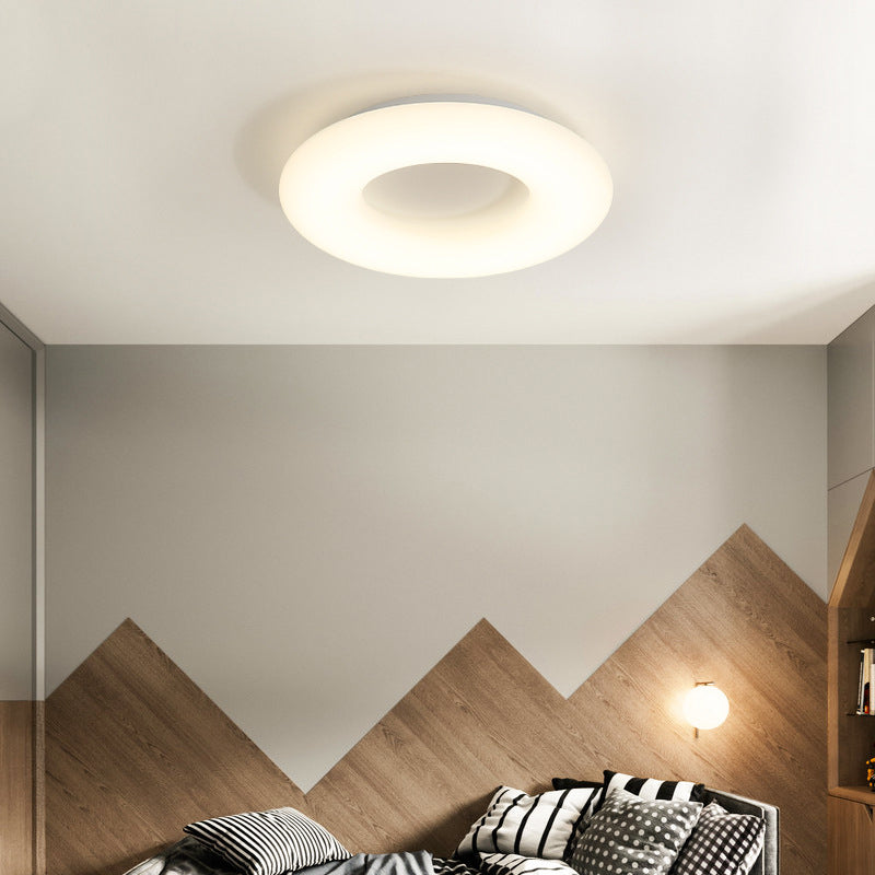 18"/23.5" Wide Doughnut Acrylic Flush Mount Lighting Modern LED Close to Ceiling Lamp in White Clearhalo 'Ceiling Lights' 'Close To Ceiling Lights' 'Close to ceiling' 'Flush mount' Lighting' 297726
