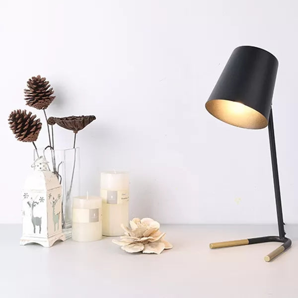 1 Light Bucket Desk Light with Plug In Cord Nordic Metal Small Table Light for Study Room Clearhalo 'Desk Lamps' 'Lamps' Lighting' 35776