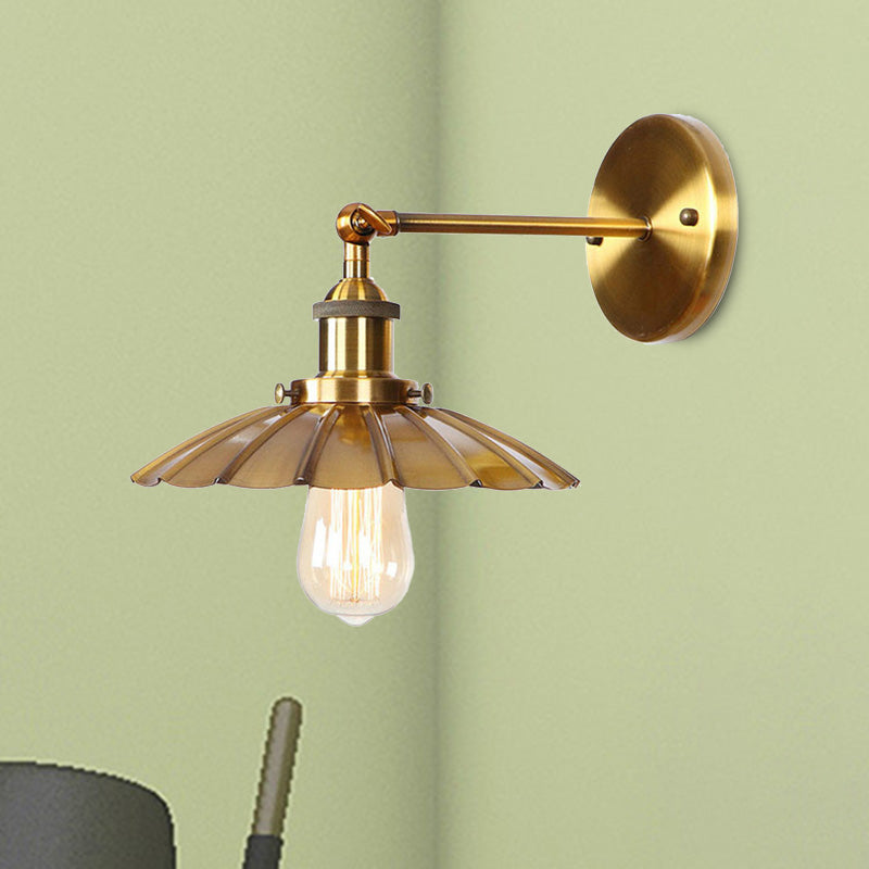 Vintage Stylish Scalloped Wall Lamp 1 Bulb Metallic Rotatable Wall Mount Light in Dark Rust/White Clearhalo 'Art deco wall lights' 'Cast Iron' 'Glass' 'Industrial wall lights' 'Industrial' 'Middle century wall lights' 'Modern' 'Rustic wall lights' 'Tiffany' 'Traditional wall lights' 'Wall Lamps & Sconces' 'Wall Lights' Lighting' 467844