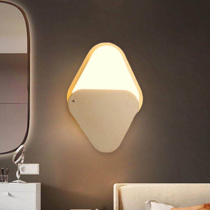 Metal Triangle Wall Lighting Fixture Simple LED Gold Wall Mount Sconce with Rotatable Design for Bedroom Clearhalo 'Cast Iron' 'Glass' 'Industrial' 'Modern wall lights' 'Modern' 'Tiffany' 'Traditional wall lights' 'Wall Lamps & Sconces' 'Wall Lights' Lighting' 732015