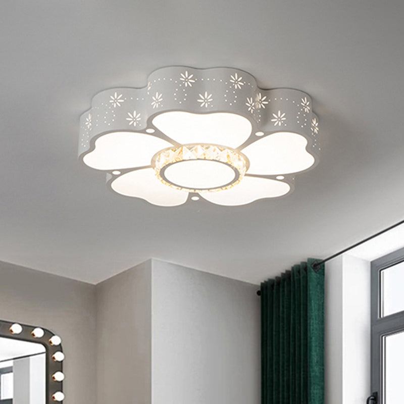 Flower Flush Mount Light Modernist Iron LED White Close to Ceiling Lamp in Warm/White Light for Living Room White Clearhalo 'Ceiling Lights' 'Close To Ceiling Lights' 'Close to ceiling' 'Flush mount' Lighting' 732342
