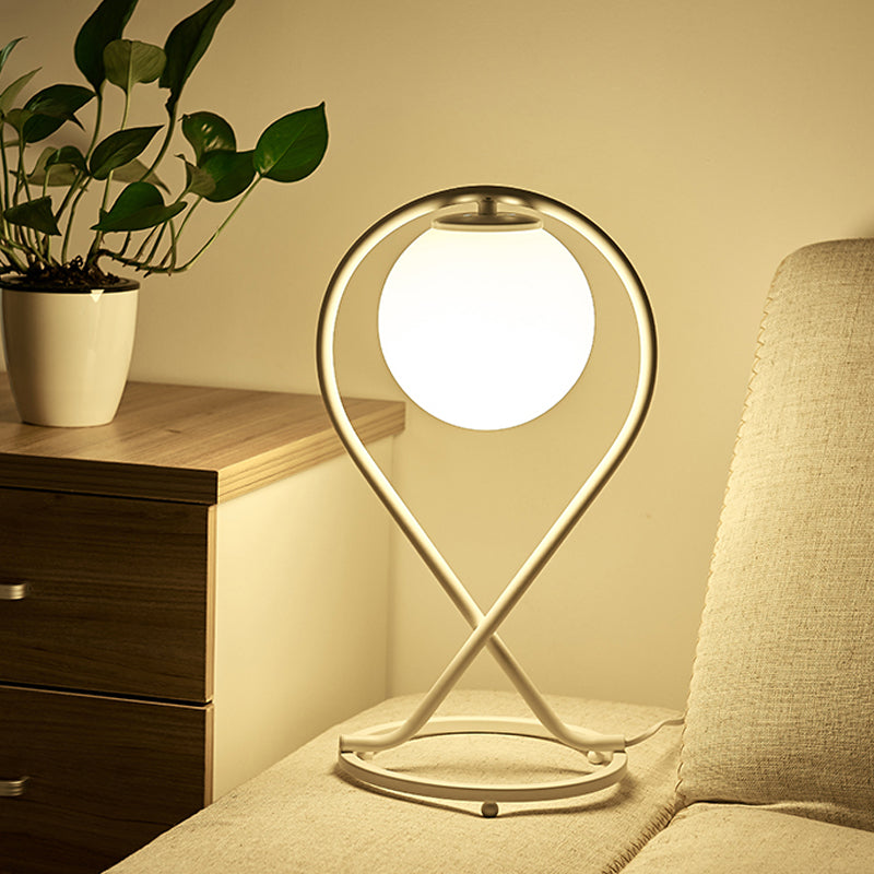 Crossed Linear Nightstand Light Simple Iron 1 Light White/Black Finish Night Table Lamp for Bedroom Clearhalo 'Lamps' 'Table Lamps' Lighting' 762940_c0e08aed-5269-434a-8882-3158df8bdb25