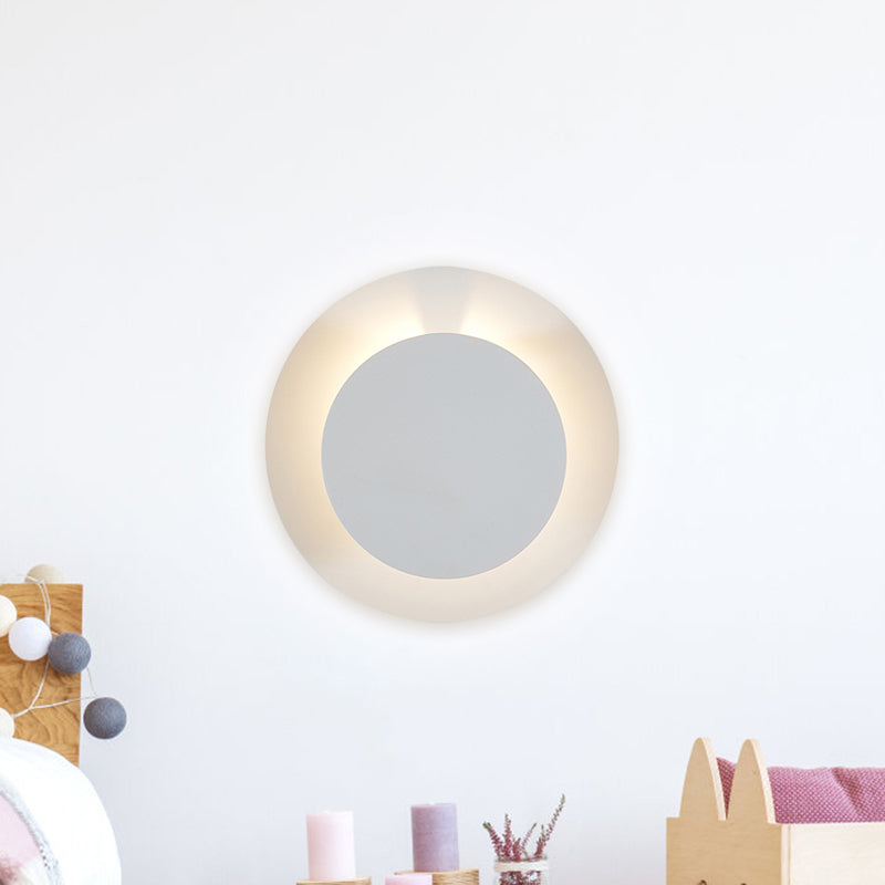 Metallic Disc Wall Sconce Lamp Minimalist LED White Wall Mount Light Fixture with Adjustable Design Clearhalo 'Cast Iron' 'Glass' 'Industrial' 'Modern wall lights' 'Modern' 'Tiffany' 'Traditional wall lights' 'Wall Lamps & Sconces' 'Wall Lights' Lighting' 763190