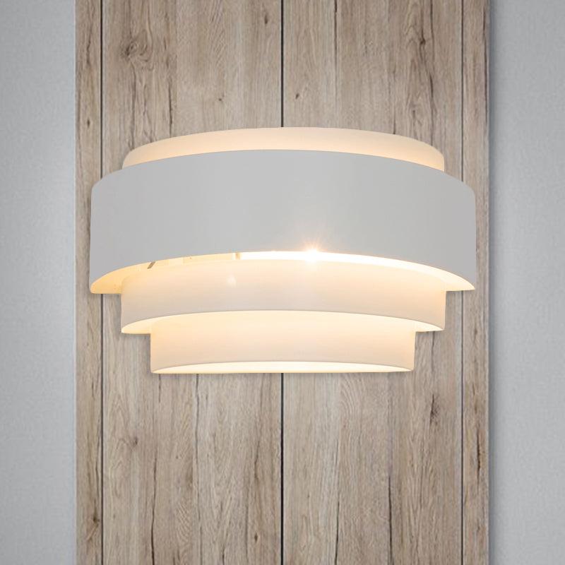 Tiered Wall Sconce Lamp Modern Metal 1 Bulb White Wall Mounted Light with Etched Pattern for Living Room Clearhalo 'Cast Iron' 'Glass' 'Industrial' 'Modern wall lights' 'Modern' 'Tiffany' 'Traditional wall lights' 'Wall Lamps & Sconces' 'Wall Lights' Lighting' 770057