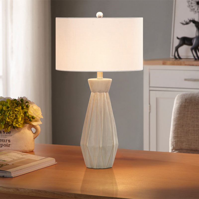 Countryside Vase Table Light Single Bulb Ceramic Night Lighting with White/Beige Round Shade White Clearhalo 'Lamps' 'Table Lamps' Lighting' 786172