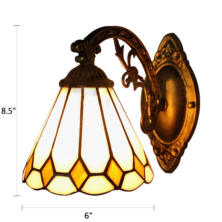 Conical Mini Wall Sconce with Scalloped Shade 1 Light Art Glass Tiffany Wall Lighting in Brass Clearhalo 'Industrial' 'Middle century wall lights' 'Tiffany wall lights' 'Tiffany' 'Wall Lamps & Sconces' 'Wall Lights' Lighting' 86390