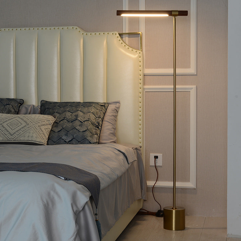 Modern Style Right Angle Arm Metal Floor Lamp for Bedroom Gold Floor Lighting with Wood Shade in White/Warm Light Dorado Clearhalo 'Floor Lamps' 'Iluminaci��n' 'L��mparas de Pie' 'L��mparas' Hogar' 979858