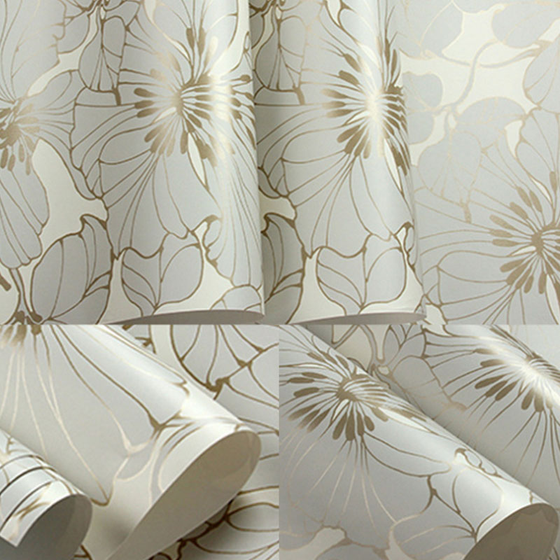 Classic Blossoms Wallpaper Roll in Natural Color Guest Room Wall Art, 57.1 sq ft. Clearhalo 'Vintage wall decor' 'Vintage' 'Wallpaper' Wall Decor' 986804